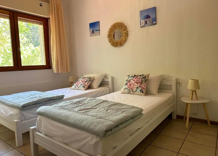 Villa Naos